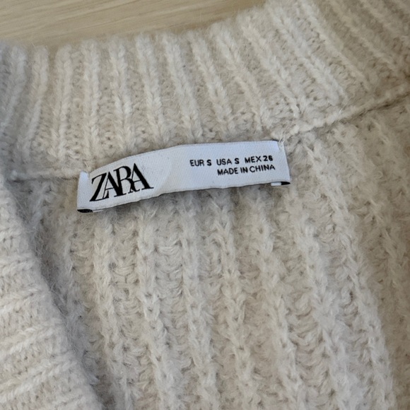 Zara Beige Knit Cardigan with Tortoise Buttons - Picture 3 of 8